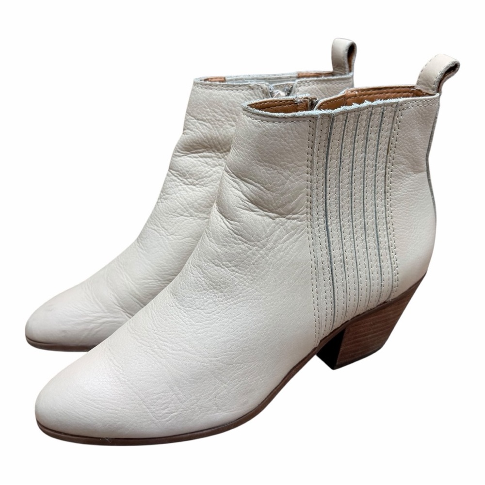 Frye size 8.5 Bootie Ivory Bone Western Chelsea Boot Hipster